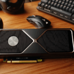 Yakın çekim NVIDIA RTX 4070 Super grafik kartı, ahşap masada mekanik klavye ve oyun faresiyle modern oyun kurulumu.